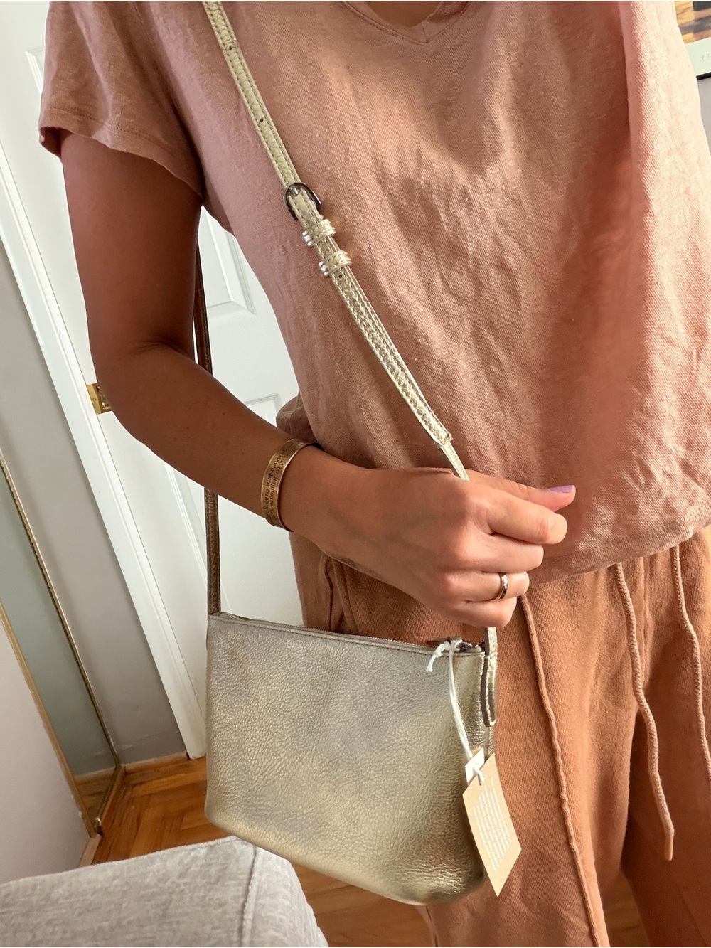 Madewell Bright Shiny Metallic Gold Pebbled Leather Crossbody Bag #303 - Picture 3 of 17